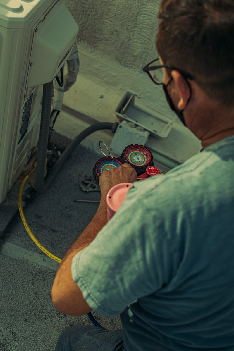 Professional Performing Air Conditioning Inspection